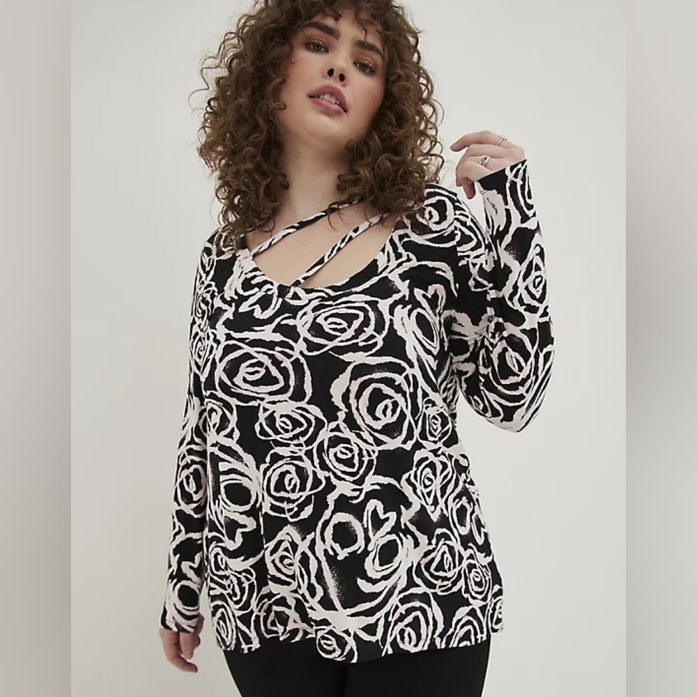 TORRID NWT lovesick black white tunic 4 or 5